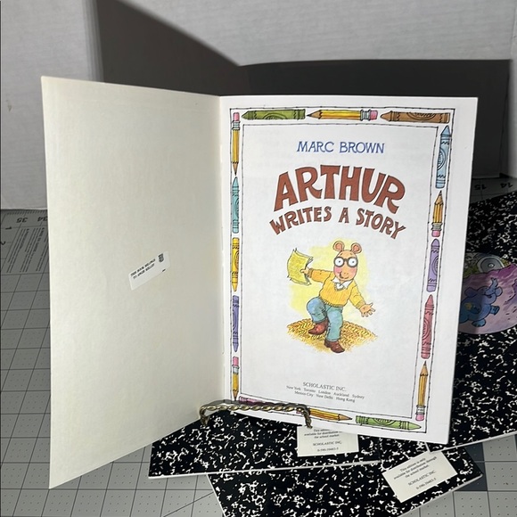 Arthur Writes a Story Book Set of 4 - Picture 3 of 4